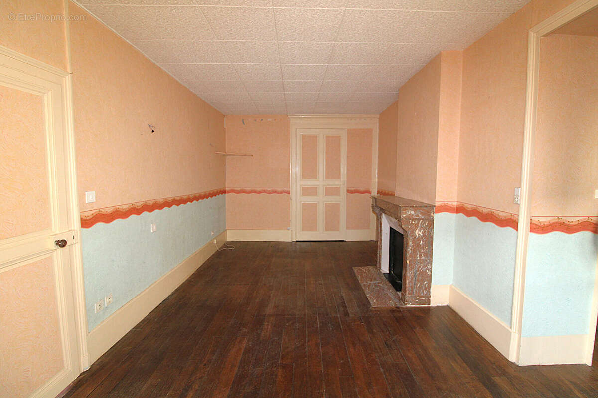 Maison à SOMMEVOIRE