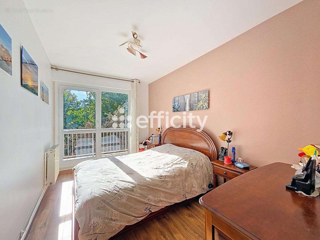 Appartement à LE PLESSIS-TREVISE