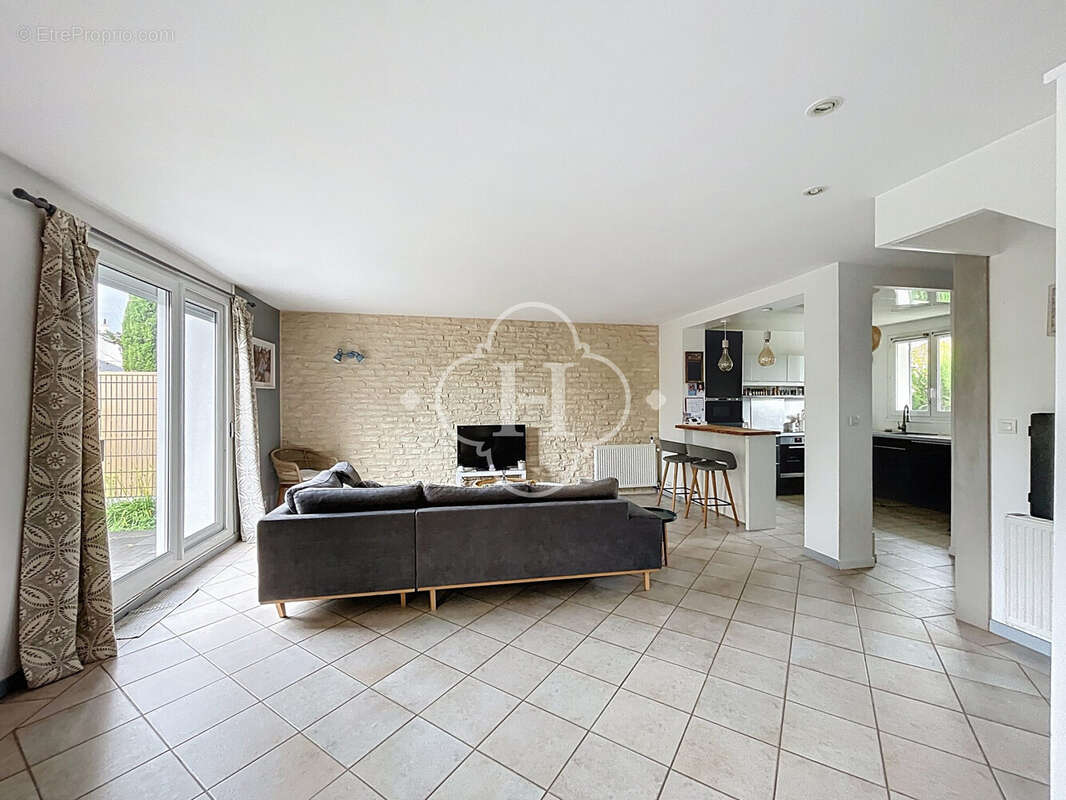 Maison à MAREIL-SUR-MAULDRE