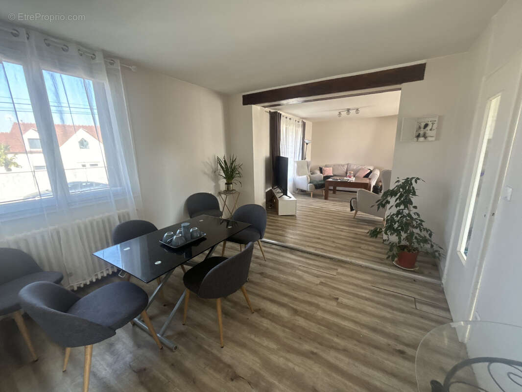 Maison à CHATEAUNEUF-EN-THYMERAIS