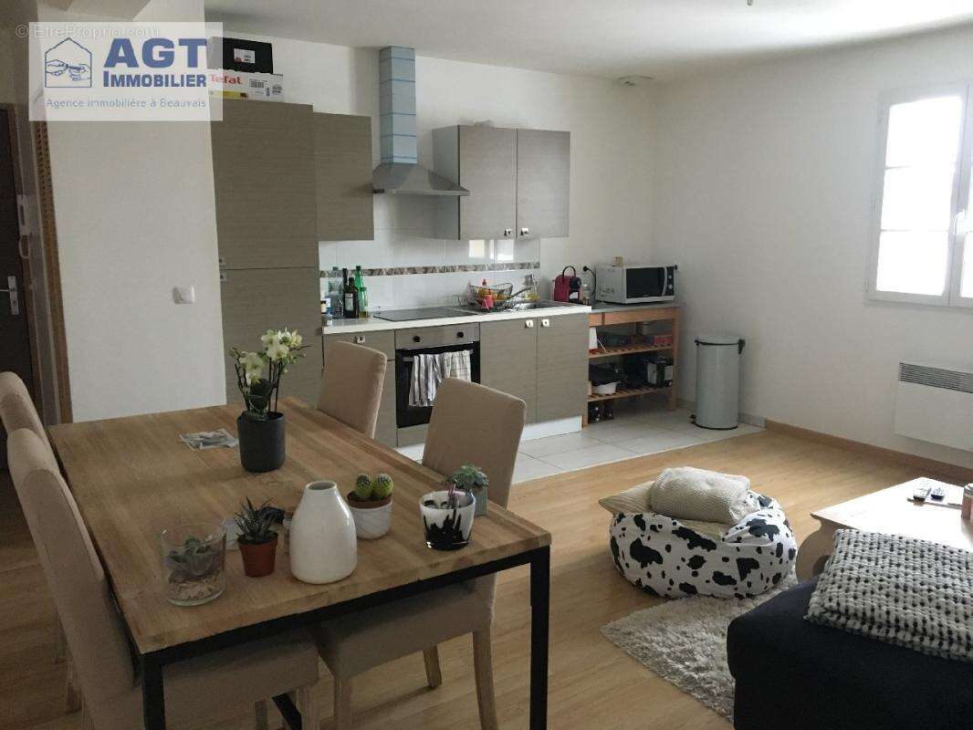 Appartement à BRESLES