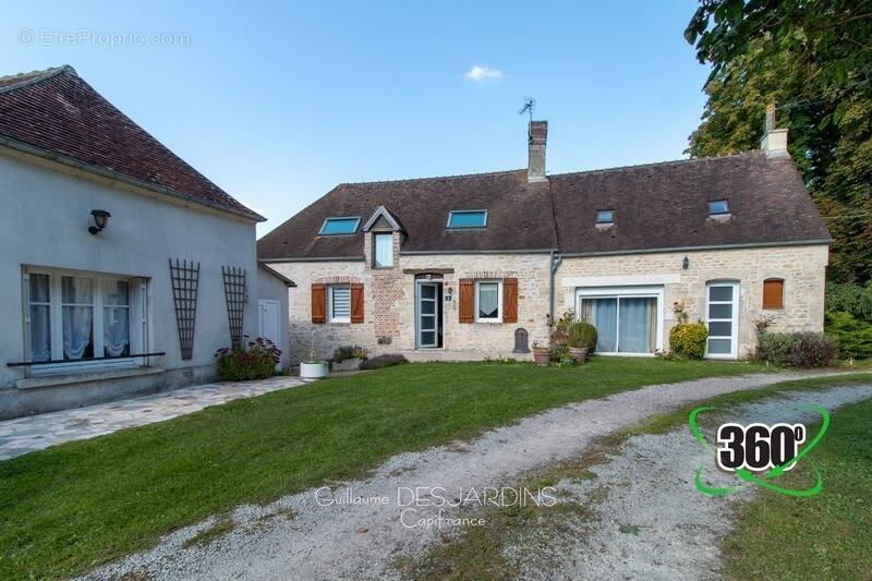 Maison à LE PIN-AU-HARAS