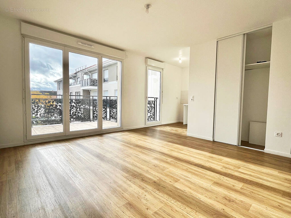 Appartement à JOUY-LE-MOUTIER