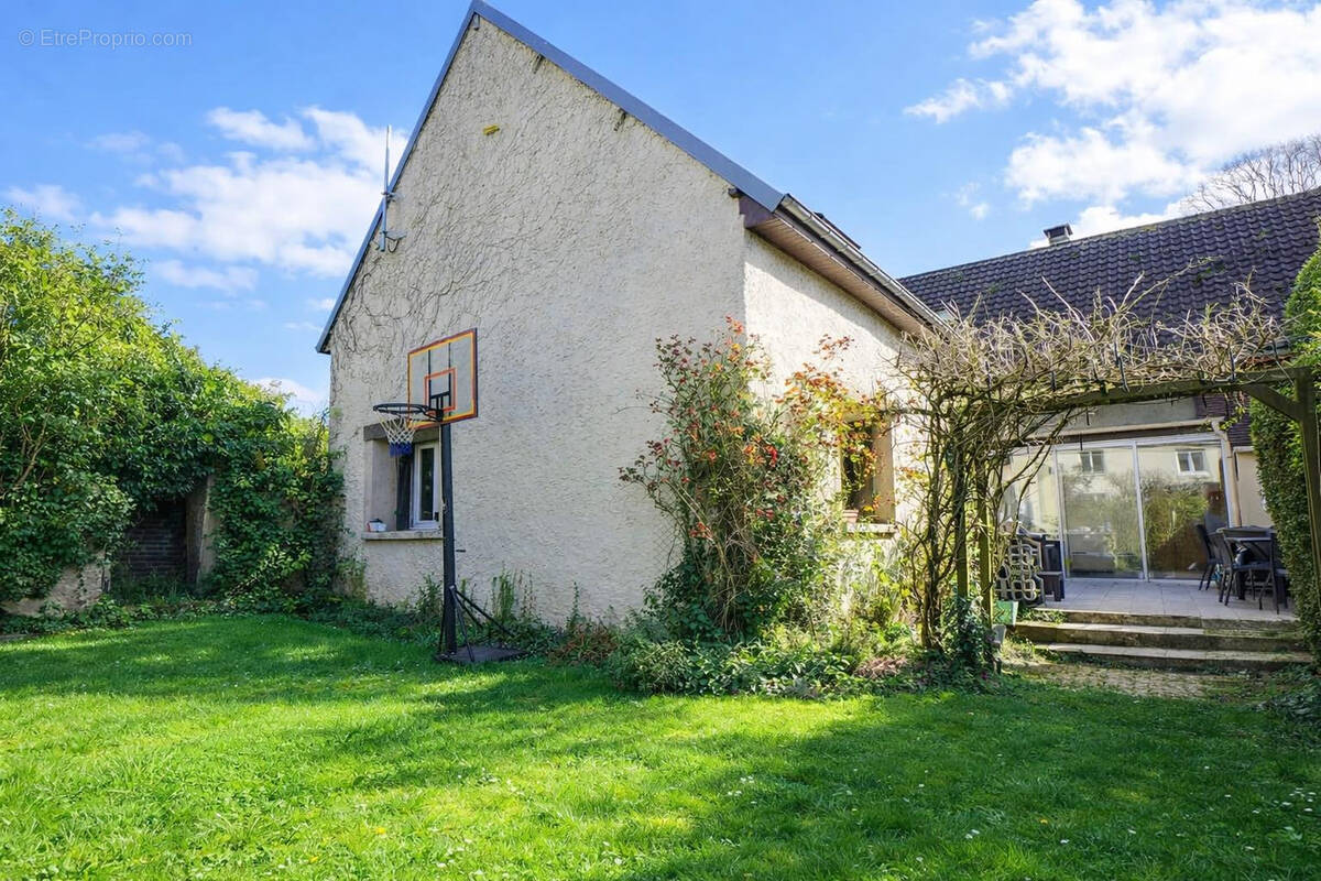 Maison à MEZIERES-SUR-SEINE