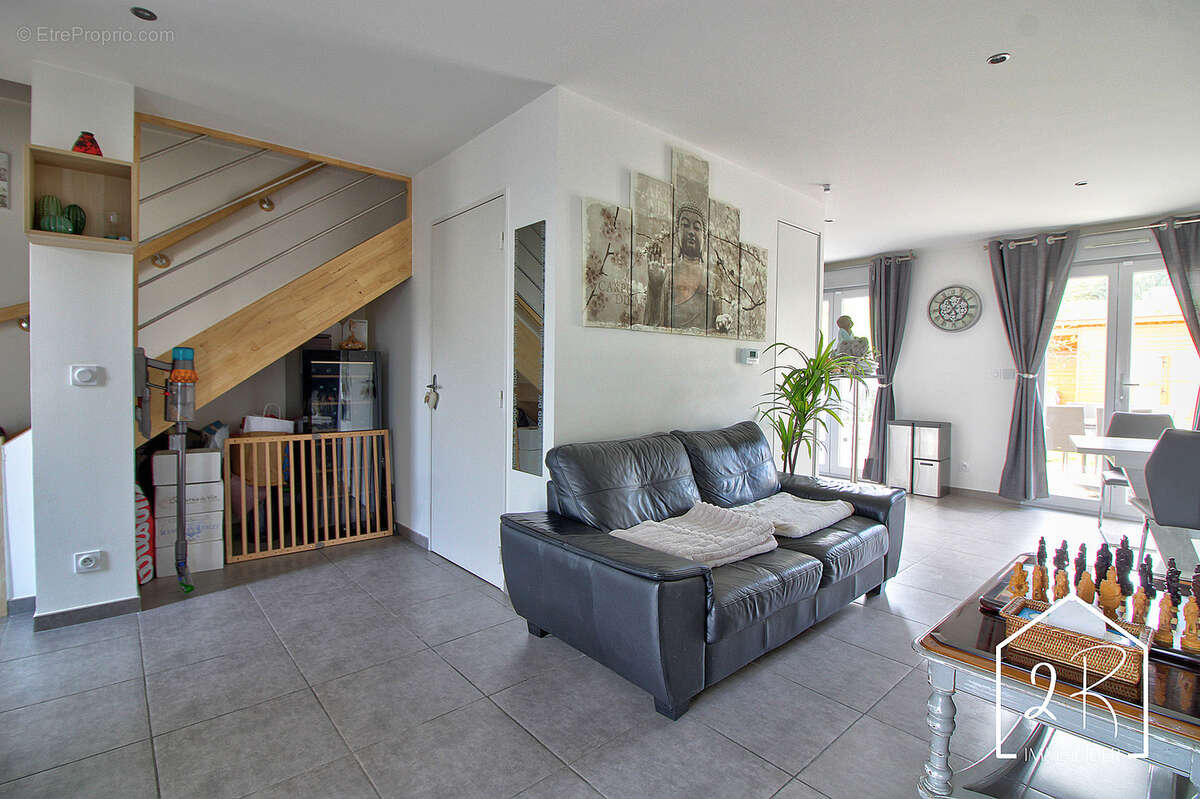 Maison à PONT-EVEQUE