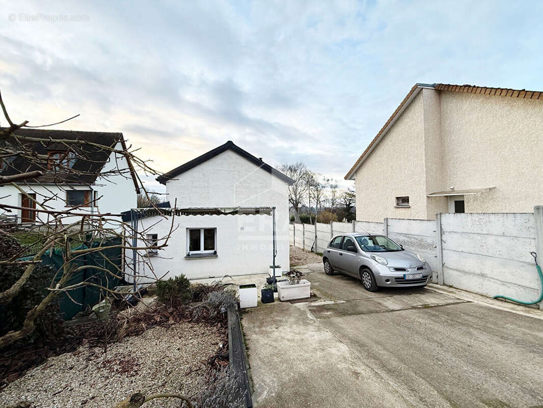 Maison à GRISY-SUISNES