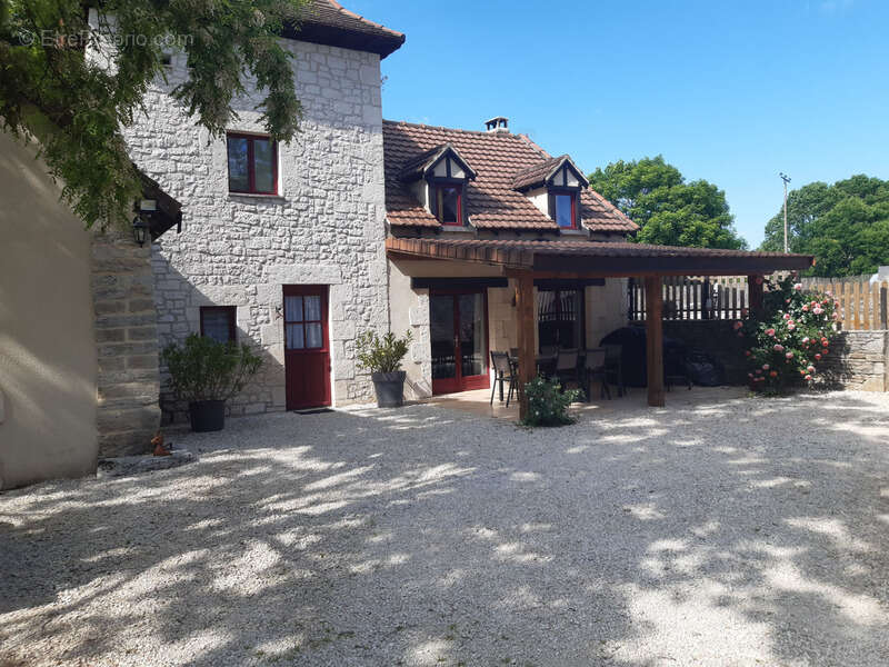 Maison avec gite et piscine - photo 10
