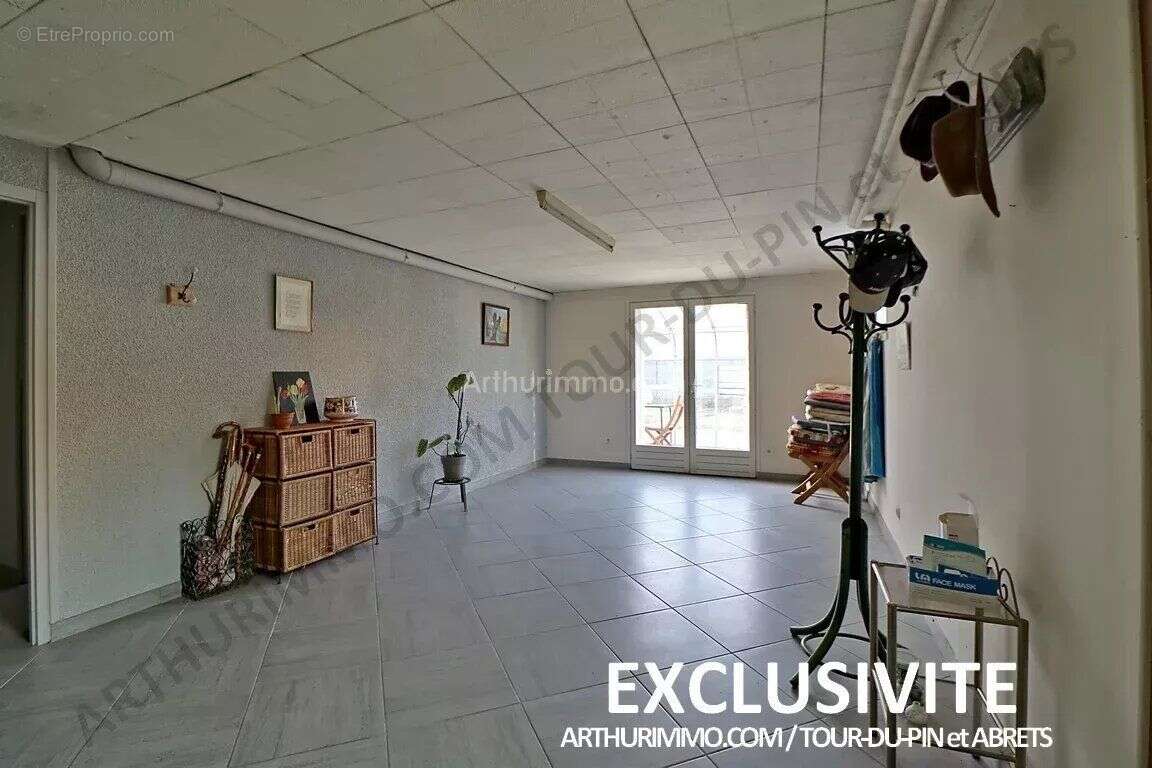 Maison à LA TOUR-DU-PIN