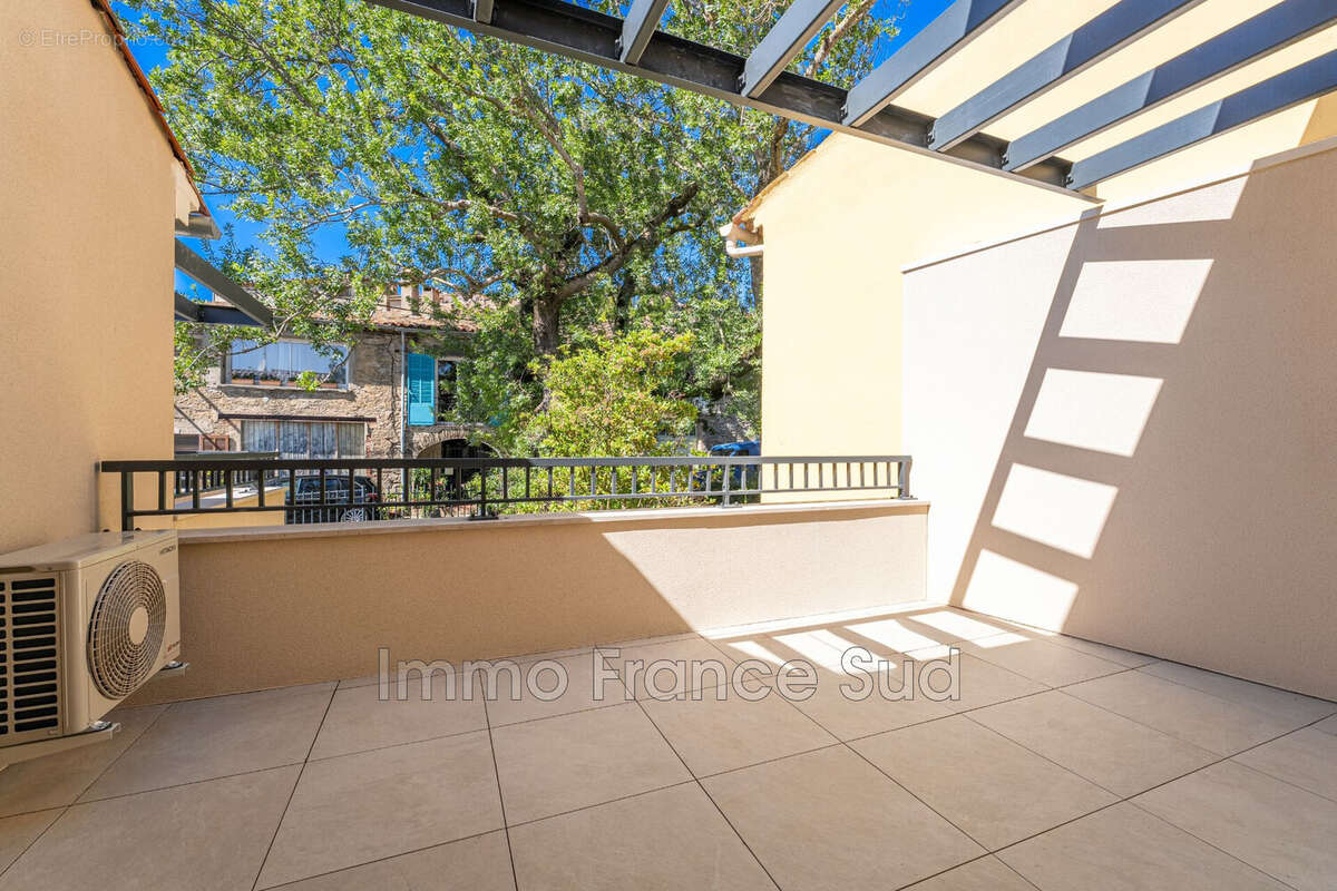 Appartement à LA GARDE-FREINET