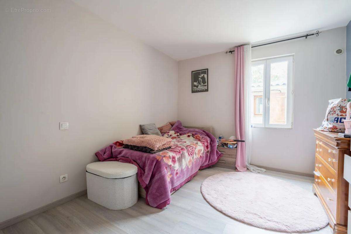 Maison à LE BLANC-MESNIL