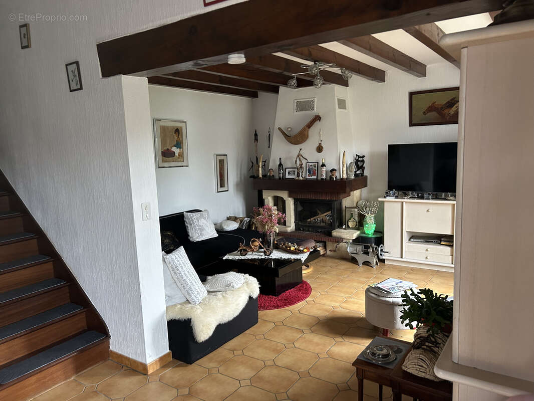 Autre à SARE