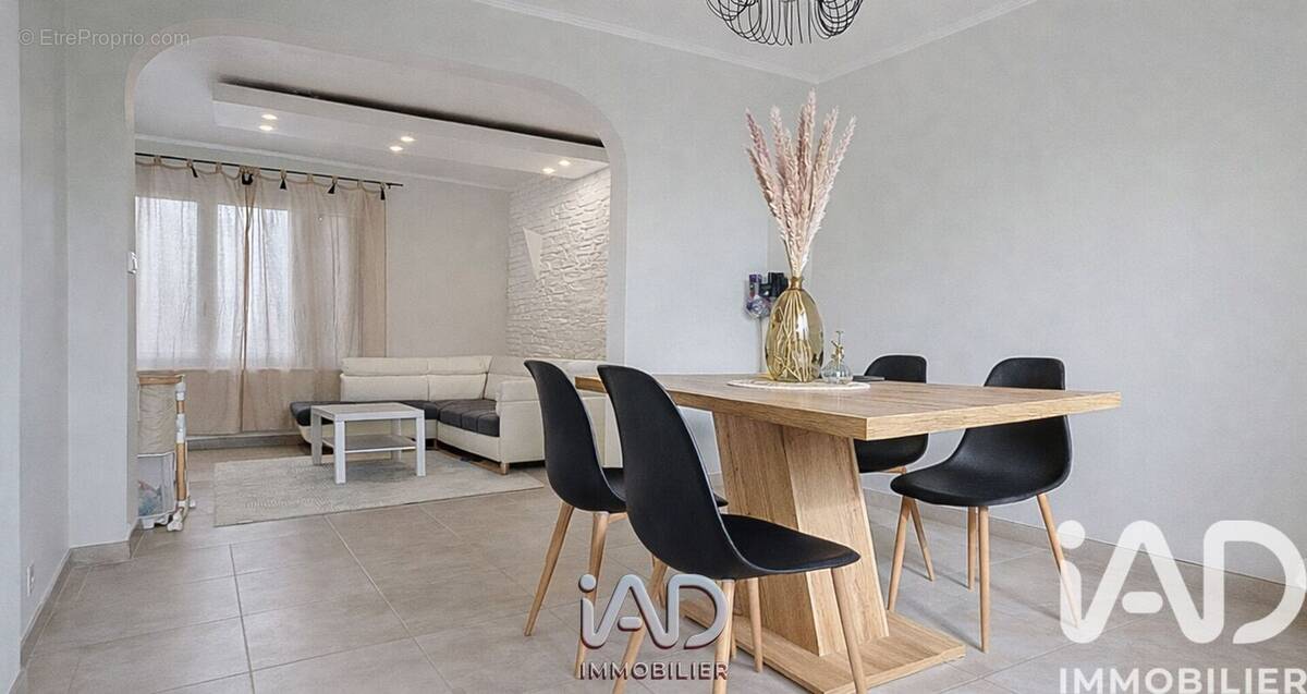 Photo 1 - Appartement à SAINTE-GENEVIEVE-DES-BOIS