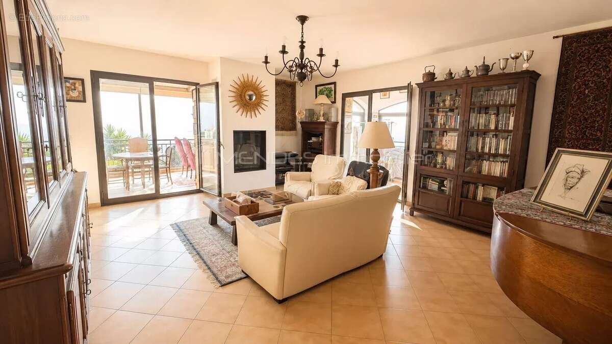 Vue spectaculaire villa avec piscine a menton - photo 9