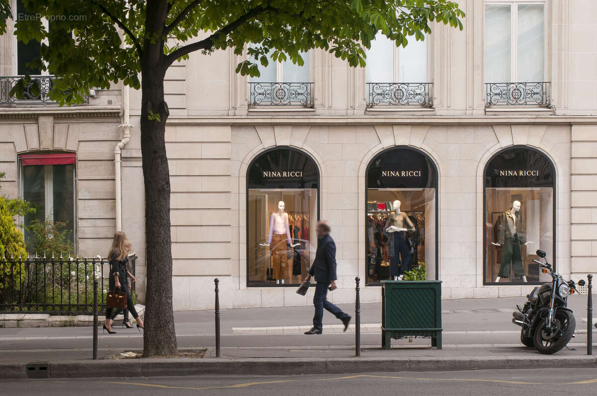 Appartement à PARIS-8E