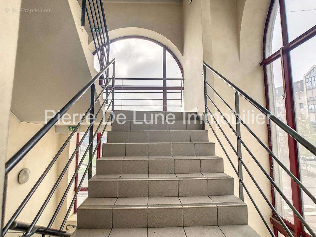 Périgueux centre - local sur 2 niveaux - photo 8