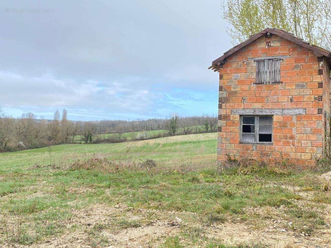 Maison à SAINT-PAUL-DE-LOUBRESSAC