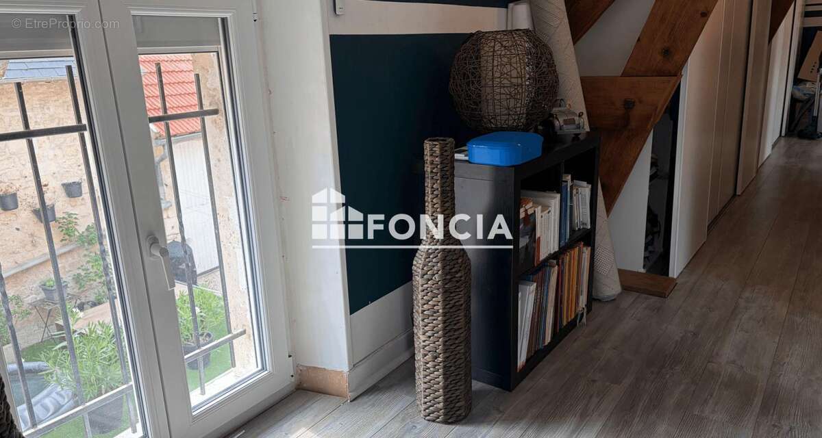 Proche bourg tous commerces - photo 7
