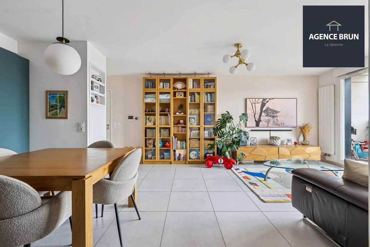 Appartement à SAINT-MAUR-DES-FOSSES