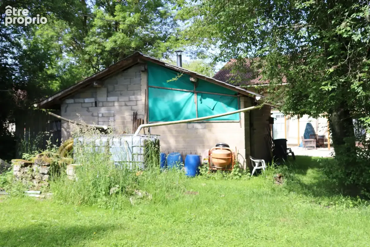 Environnement particulièrement calme avec une magnifique vue dégagée à CURCIAT DONGALON – 181 m² habitables sur 6970 m² de terra - photo 15