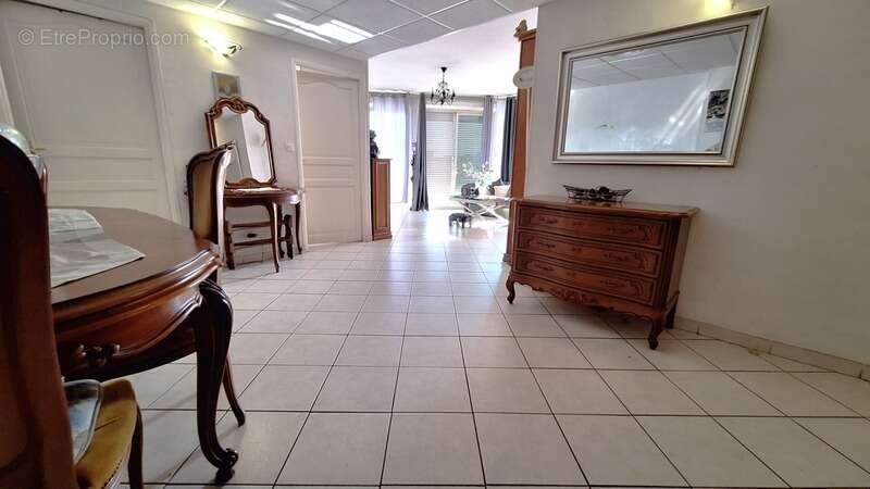 Appartement à MARSEILLE-4E