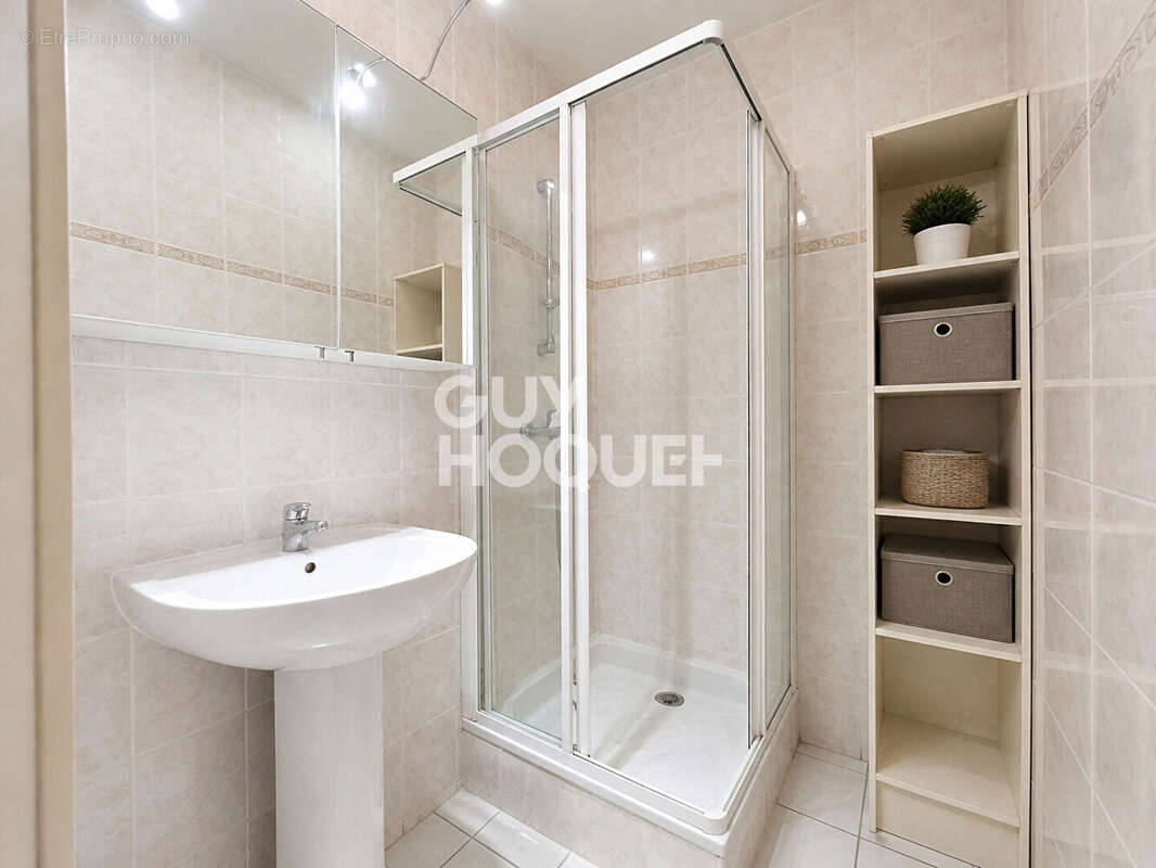 Appartement à MEYZIEU