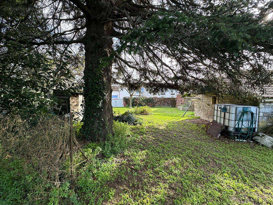 Maison à SAINT-JUST-LUZAC