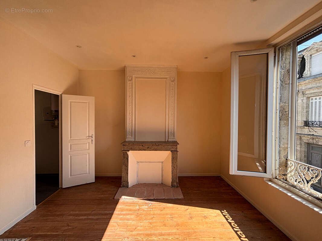 Appartement à BORDEAUX
