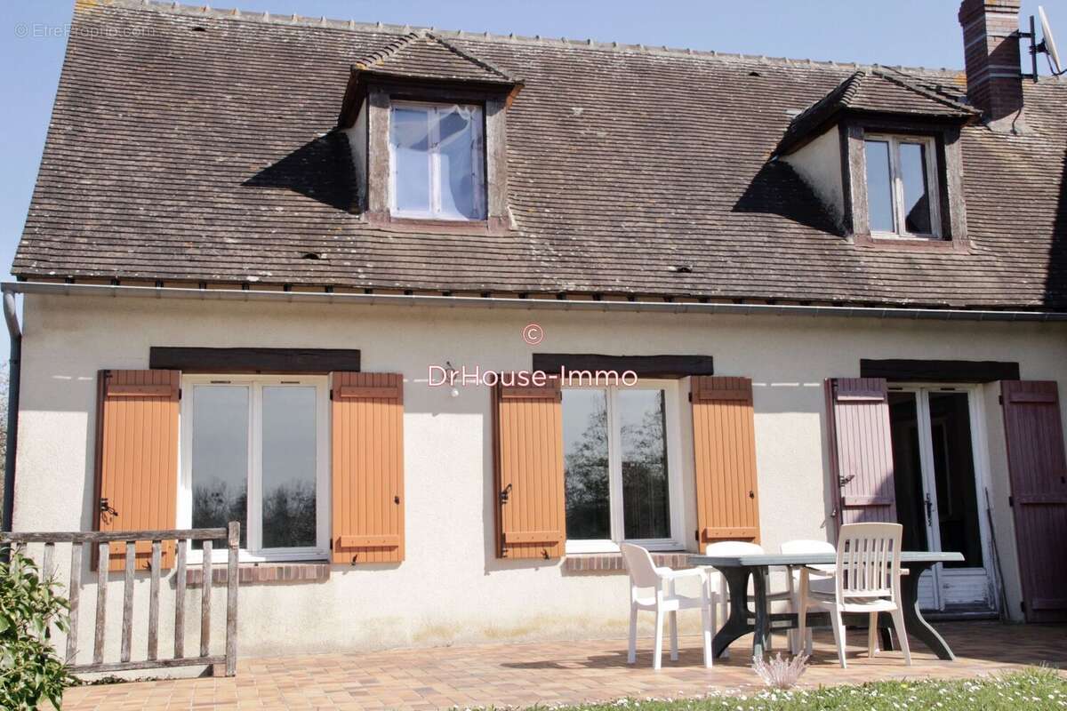 Maison à FERRIERES-EN-GATINAIS