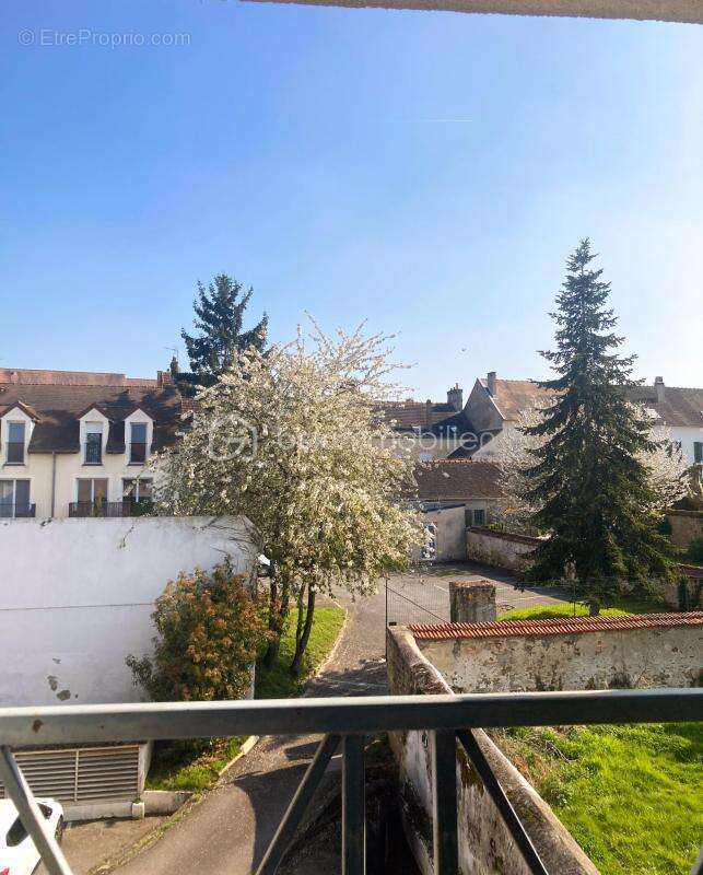 Appartement à MENNECY