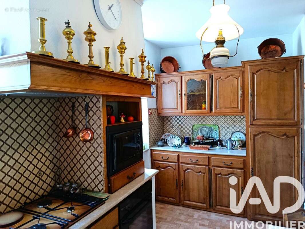 Maison 162 m² à Saint-Paul-De-Jarrat  - photo 8
