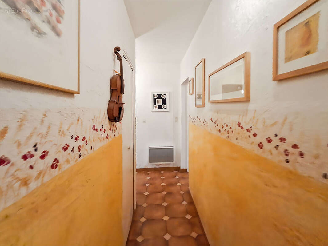 Maison à VELAUX