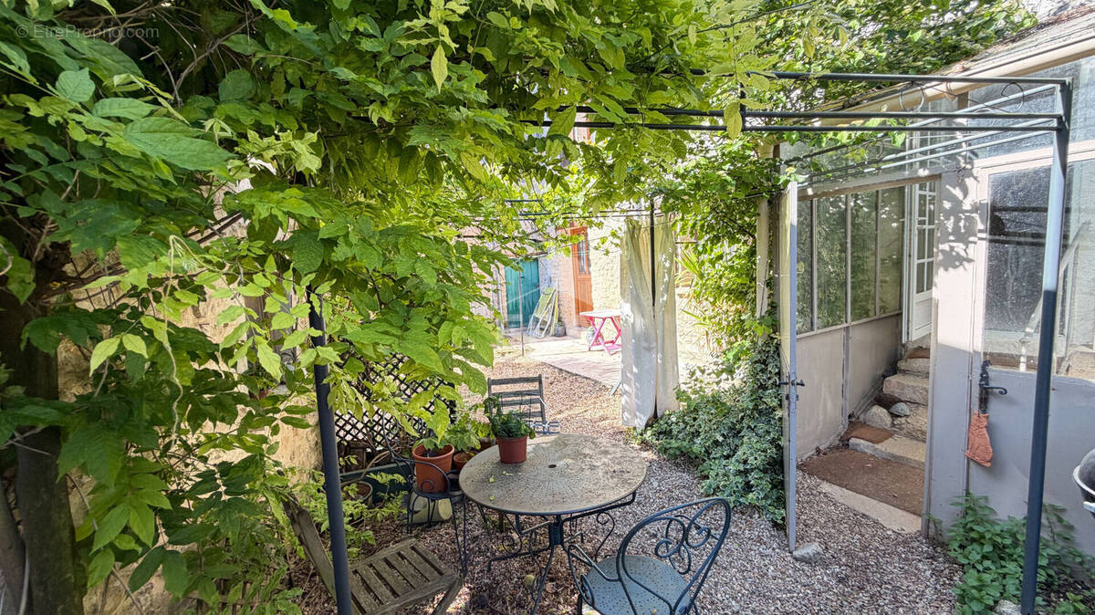 Maison à CRESPIERES