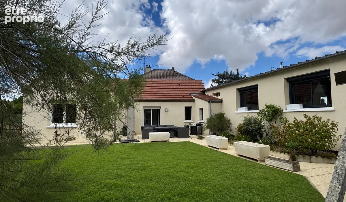 Maison à HOUDAN