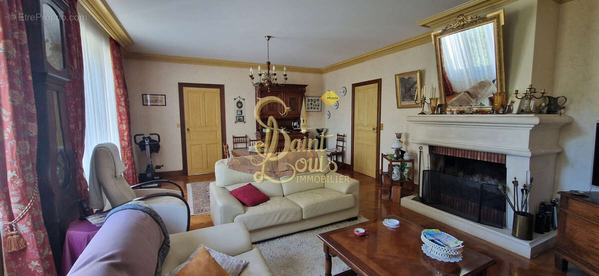 Maison à CHAVEIGNES