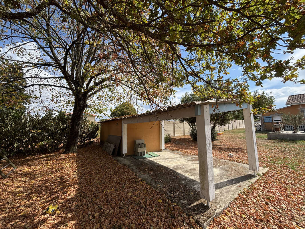 Maison à LES EGLISOTTES-ET-CHALAURES