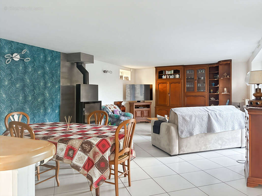 Maison à MEZIERES-SUR-COUESNON