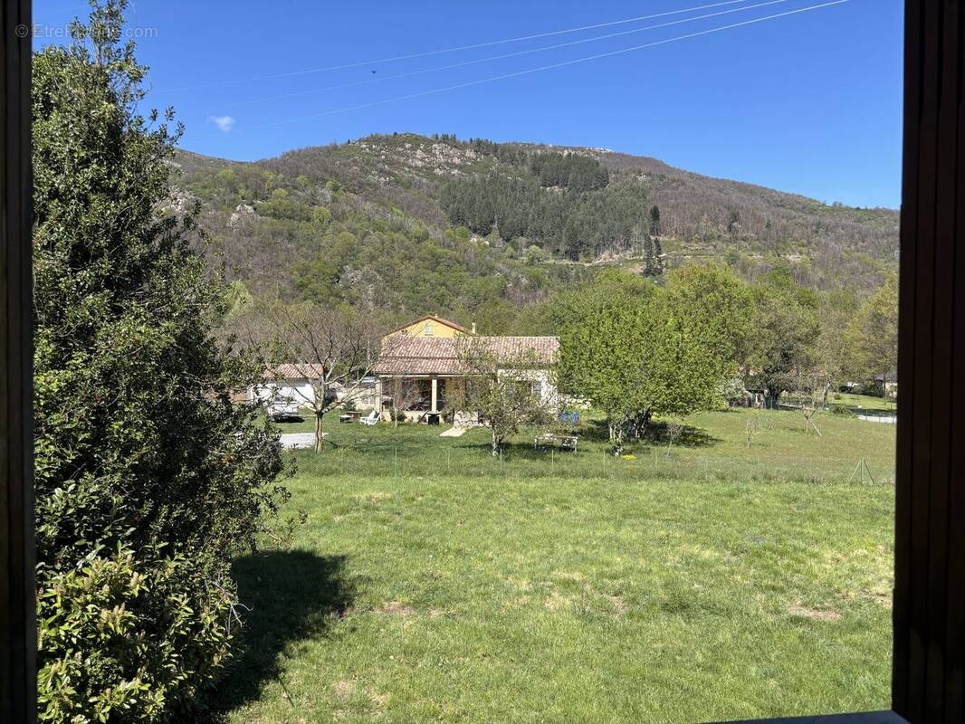 Terrain à MONTPEZAT-SOUS-BAUZON