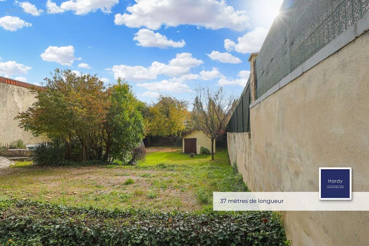 Terrain à BUTRY-SUR-OISE