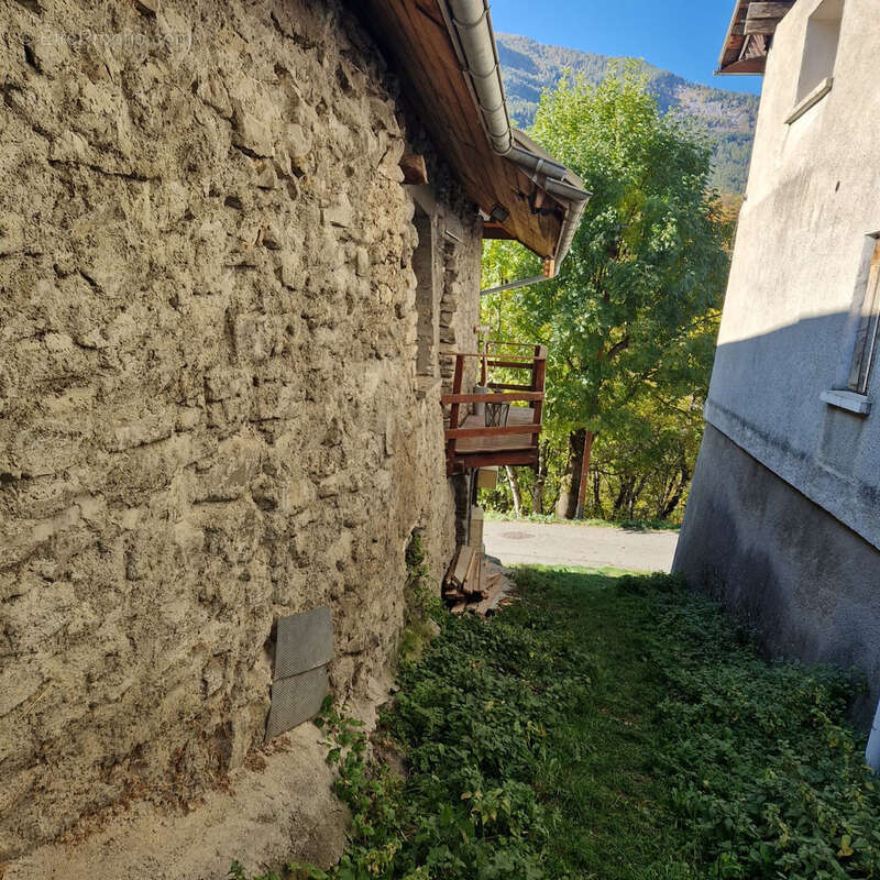 Maison à SAINT-SAUVEUR