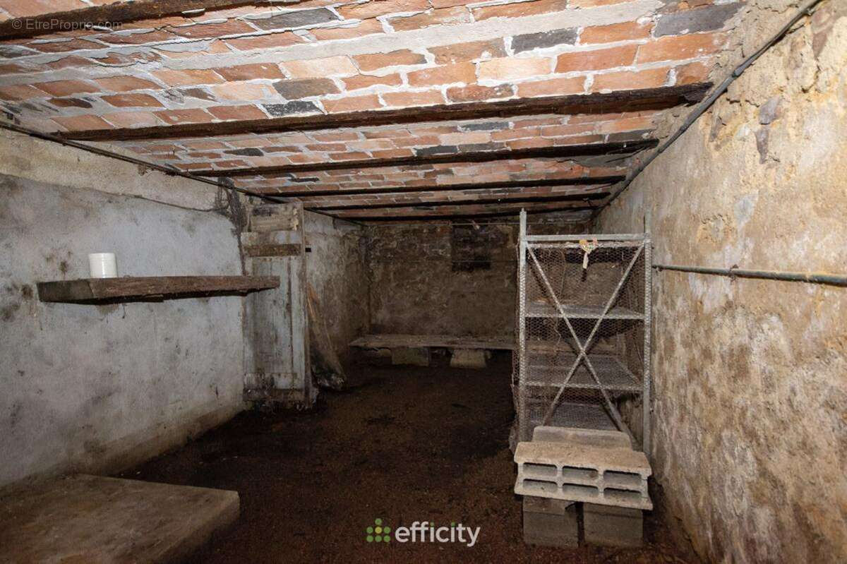 Maison à CERCY-LA-TOUR