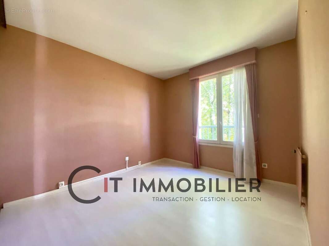 Appartement à LA TOUR-DU-PIN