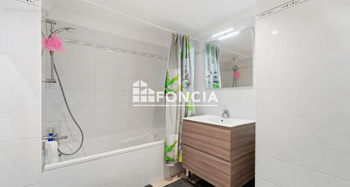 Appartement à VILLENEUVE-LOUBET