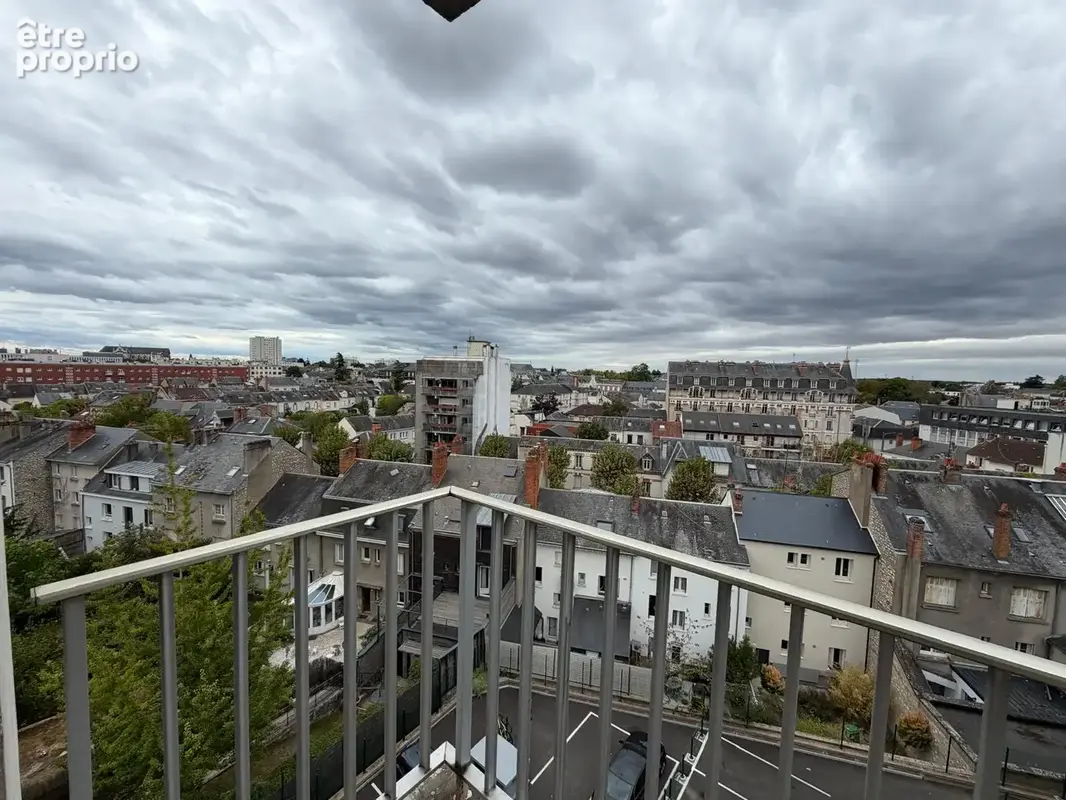 à Orléans : appartement 4 pièces avec 2 places parking et balcon traversant ascenceur - photo 10