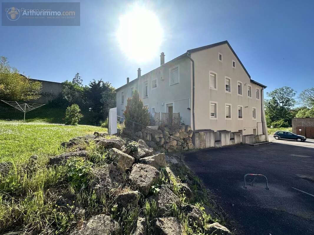 Appartement à VERNY