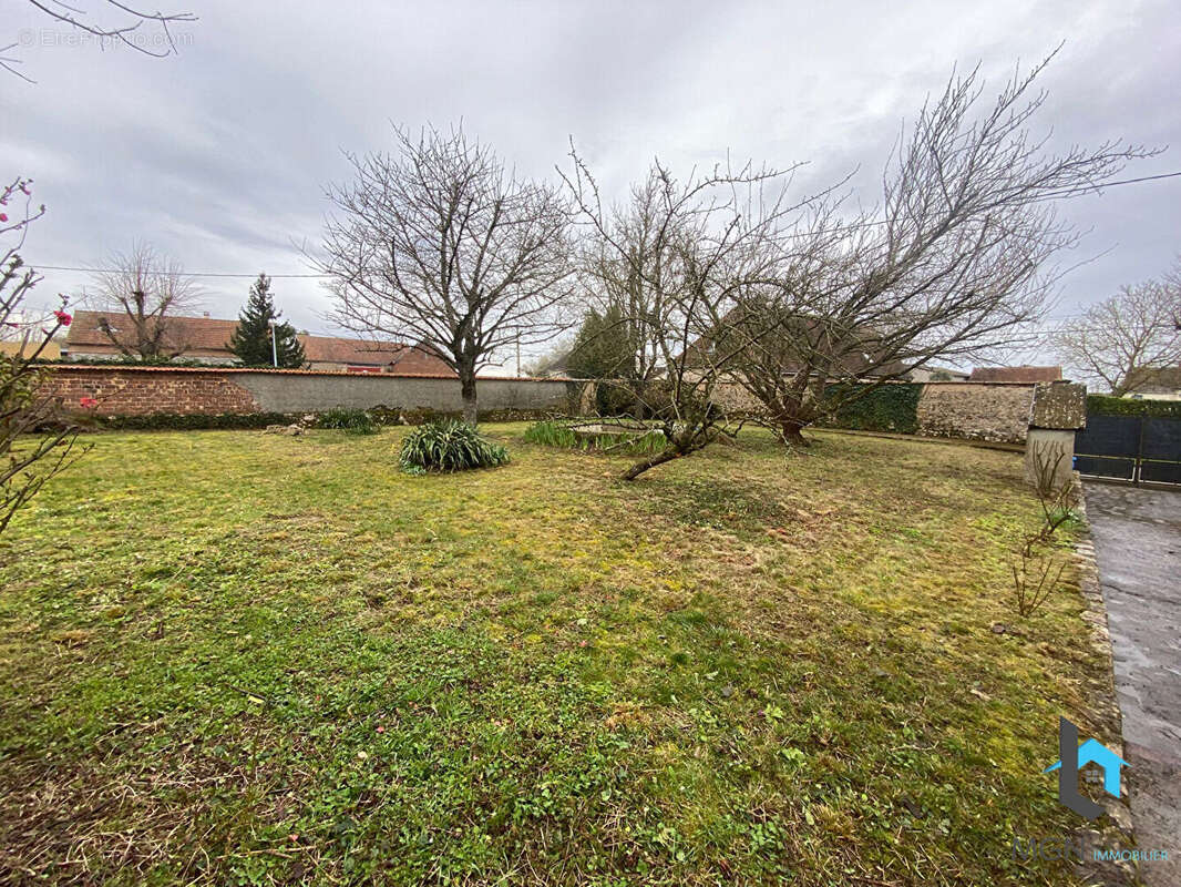 Maison à SERAZEREUX