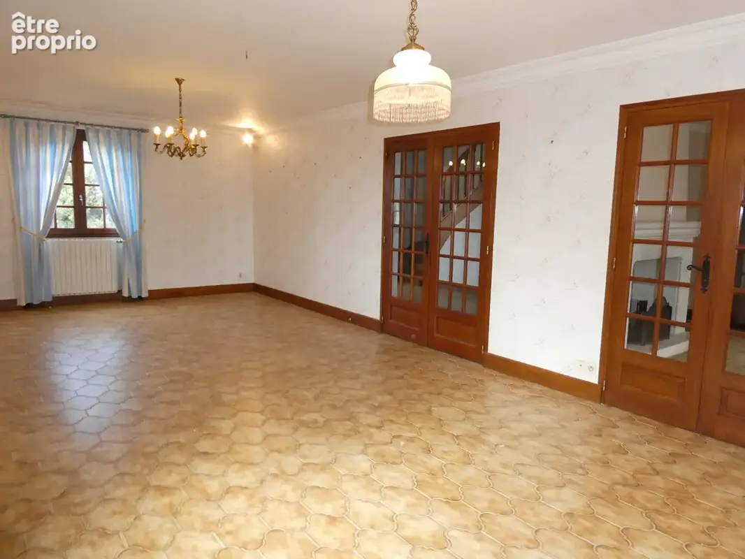 Maison  avec sous - sol  complet et un beau terrain avec un puits. - photo 3