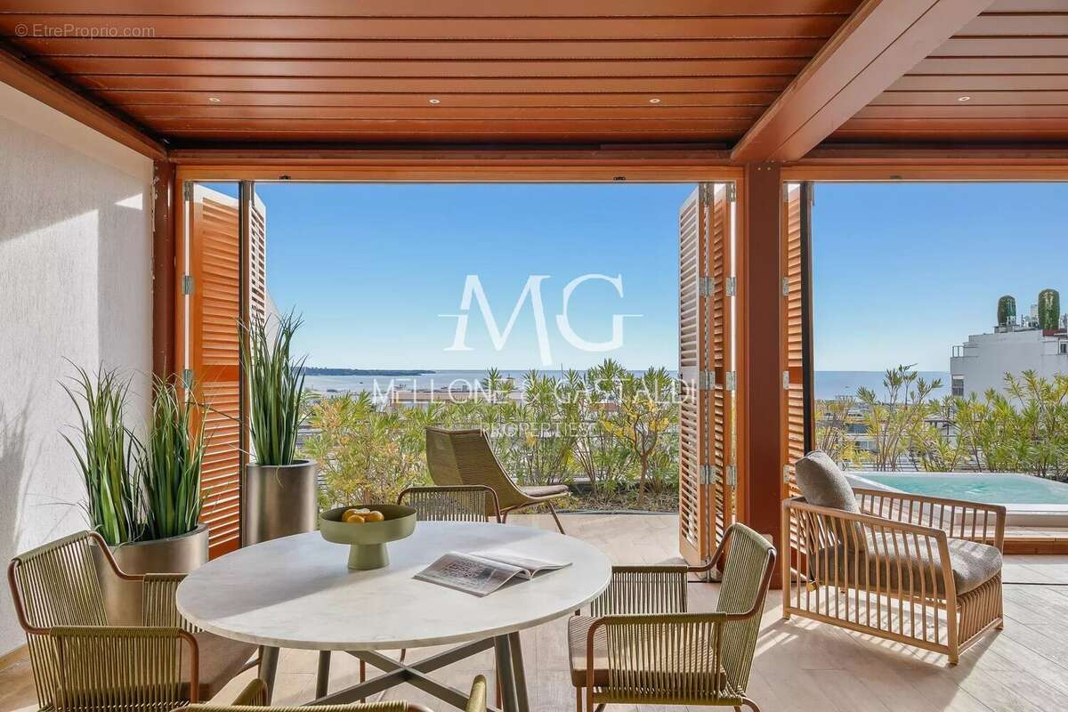 Cannes centre – penthouse d’exception – roof top – vue mer panoramique – 117 m² – 2 parkings - photo 5