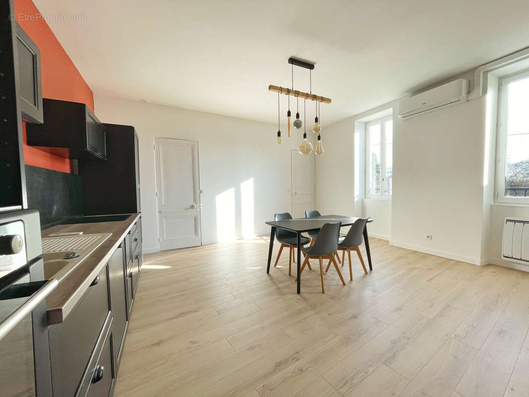 Maison à CHARLY
