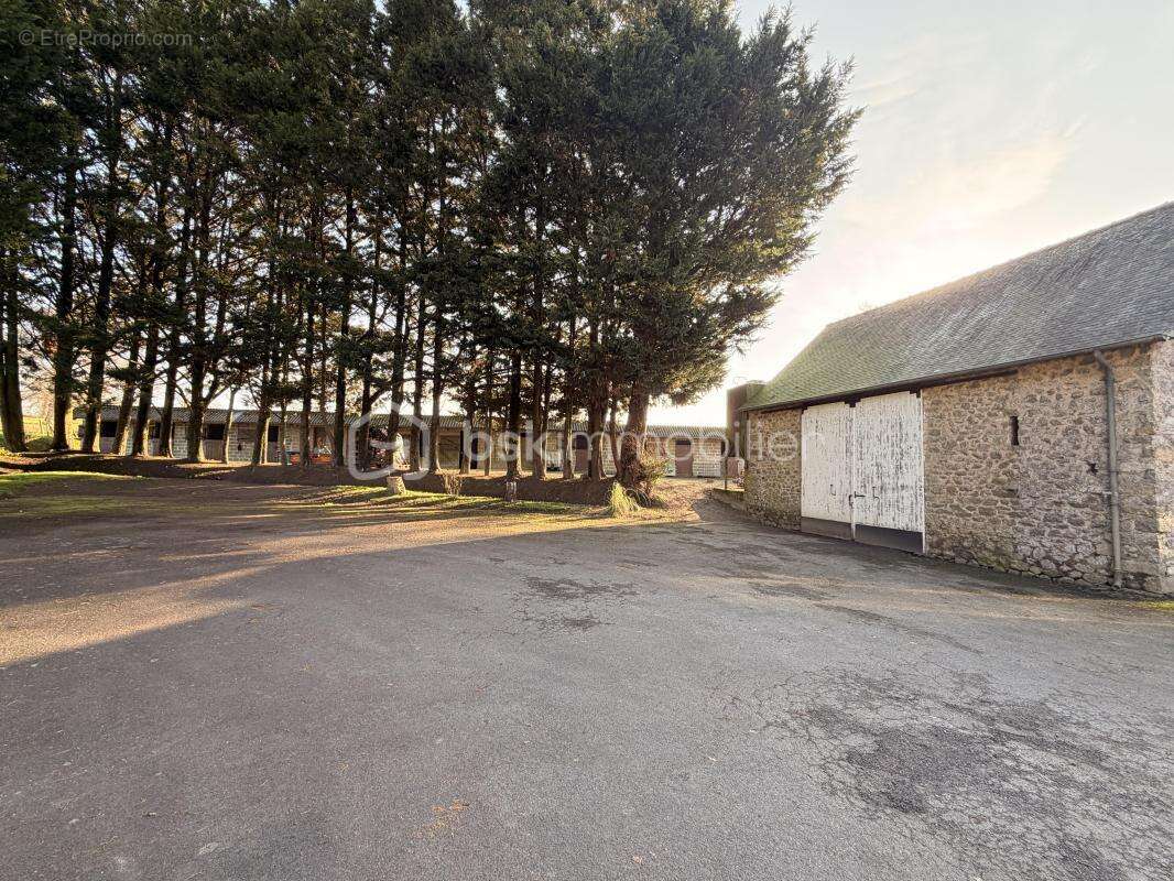 Maison à SAINT-PIERRE-LA-COUR