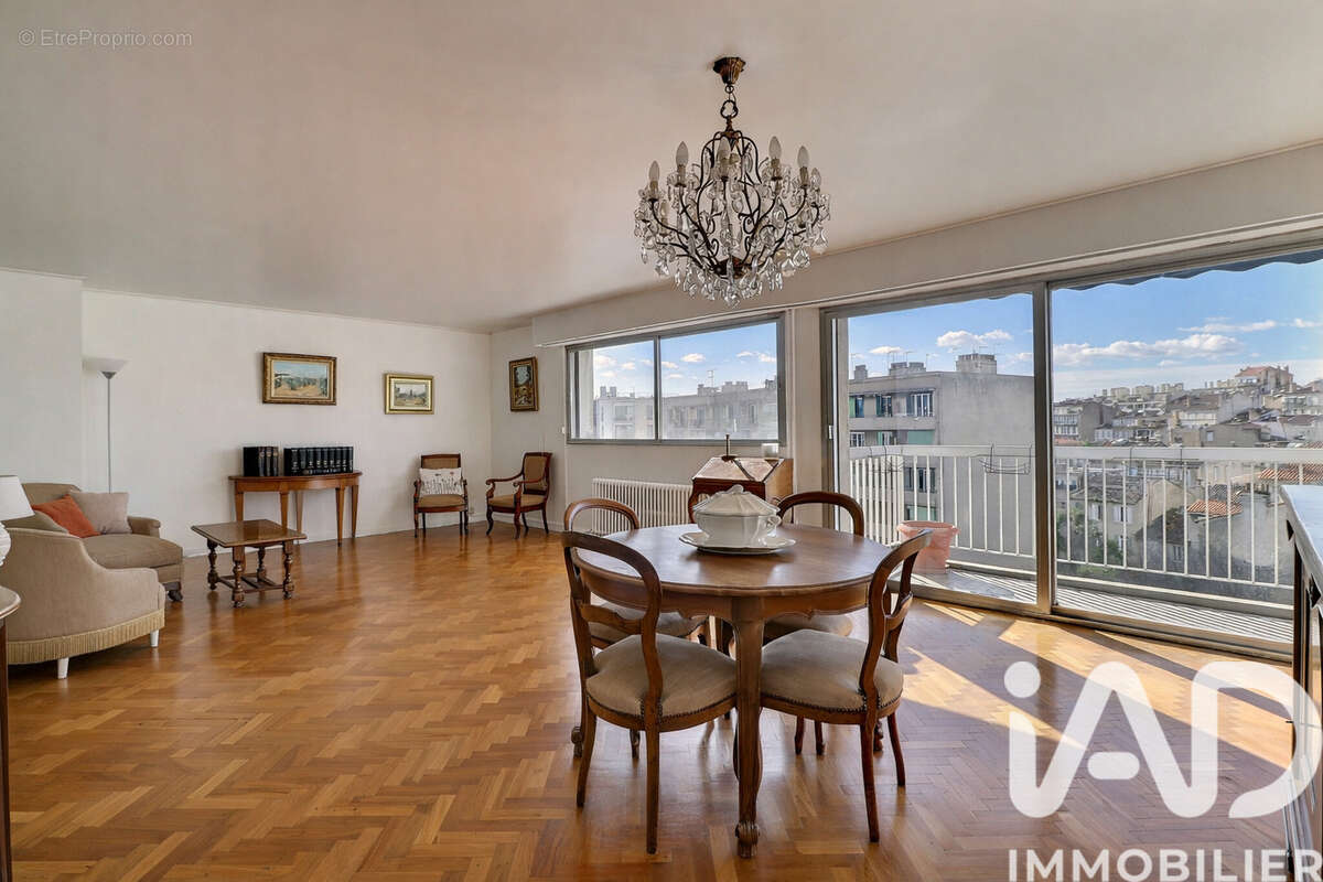 Photo 2 - Appartement à MARSEILLE-4E